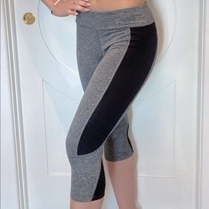 Heather grey capri leggings